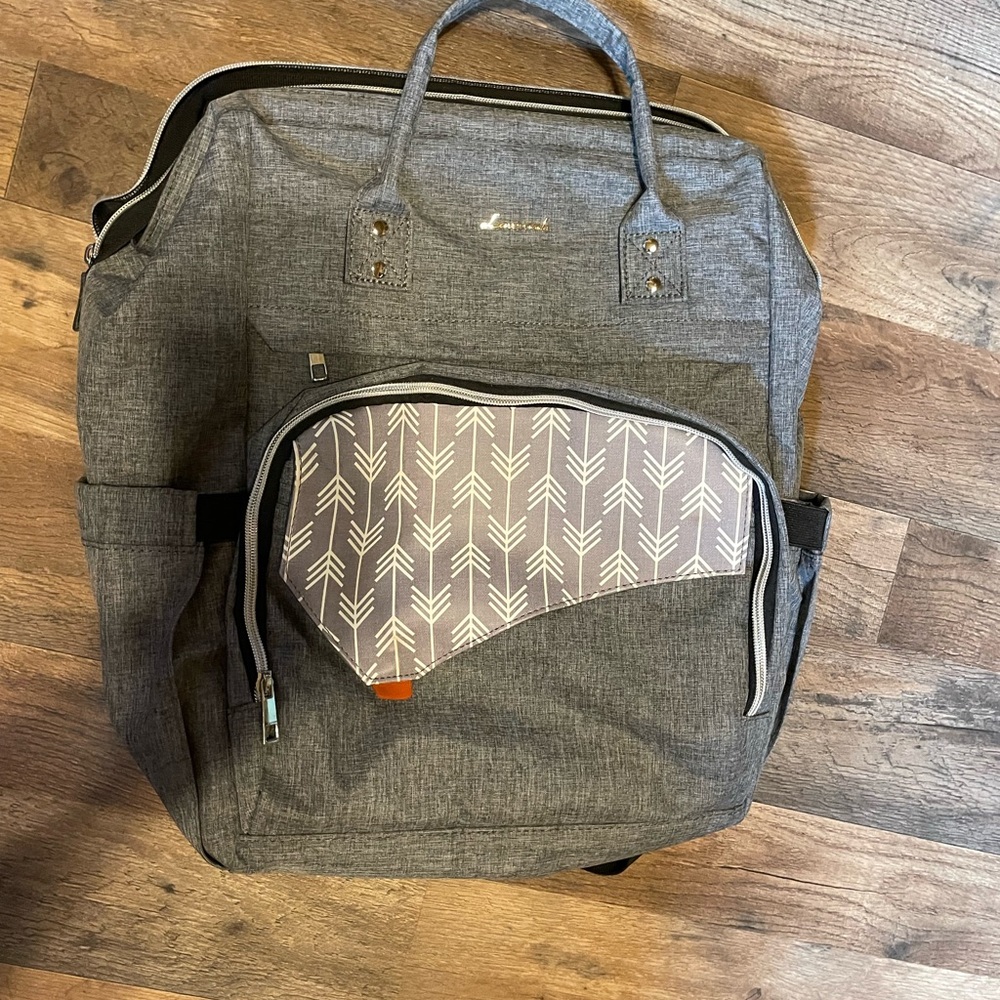 Sleek Gray and White Backpack for Everyday Use